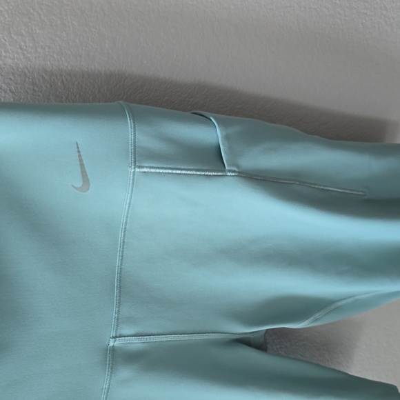 Nike Green Biker Shorts Size Large - Picture 2 of 5